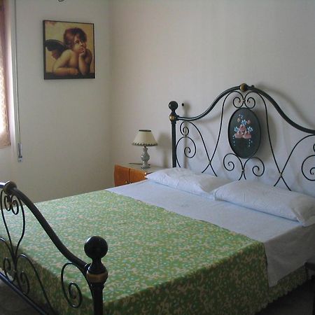 Ferienwohnung Marycarmen Alghero Zimmer foto